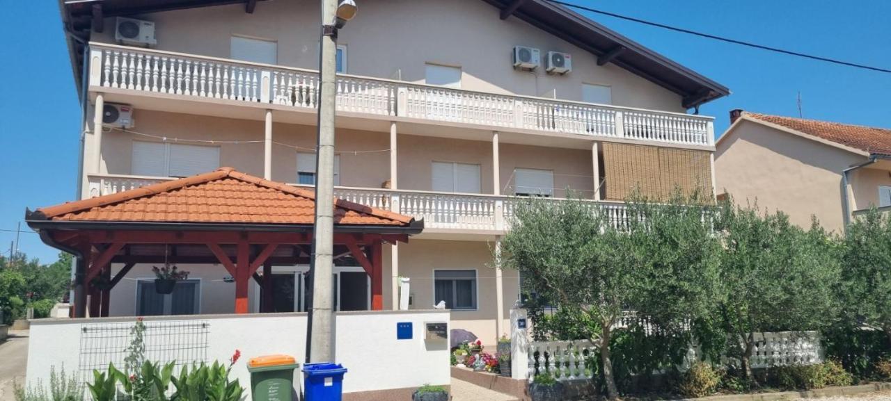 Apartmani Italo Biograd Na Moru Buitenkant foto