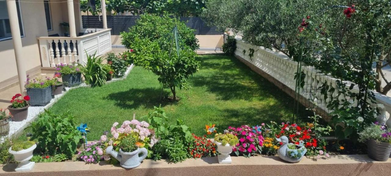 Apartmani Italo Biograd Na Moru Buitenkant foto