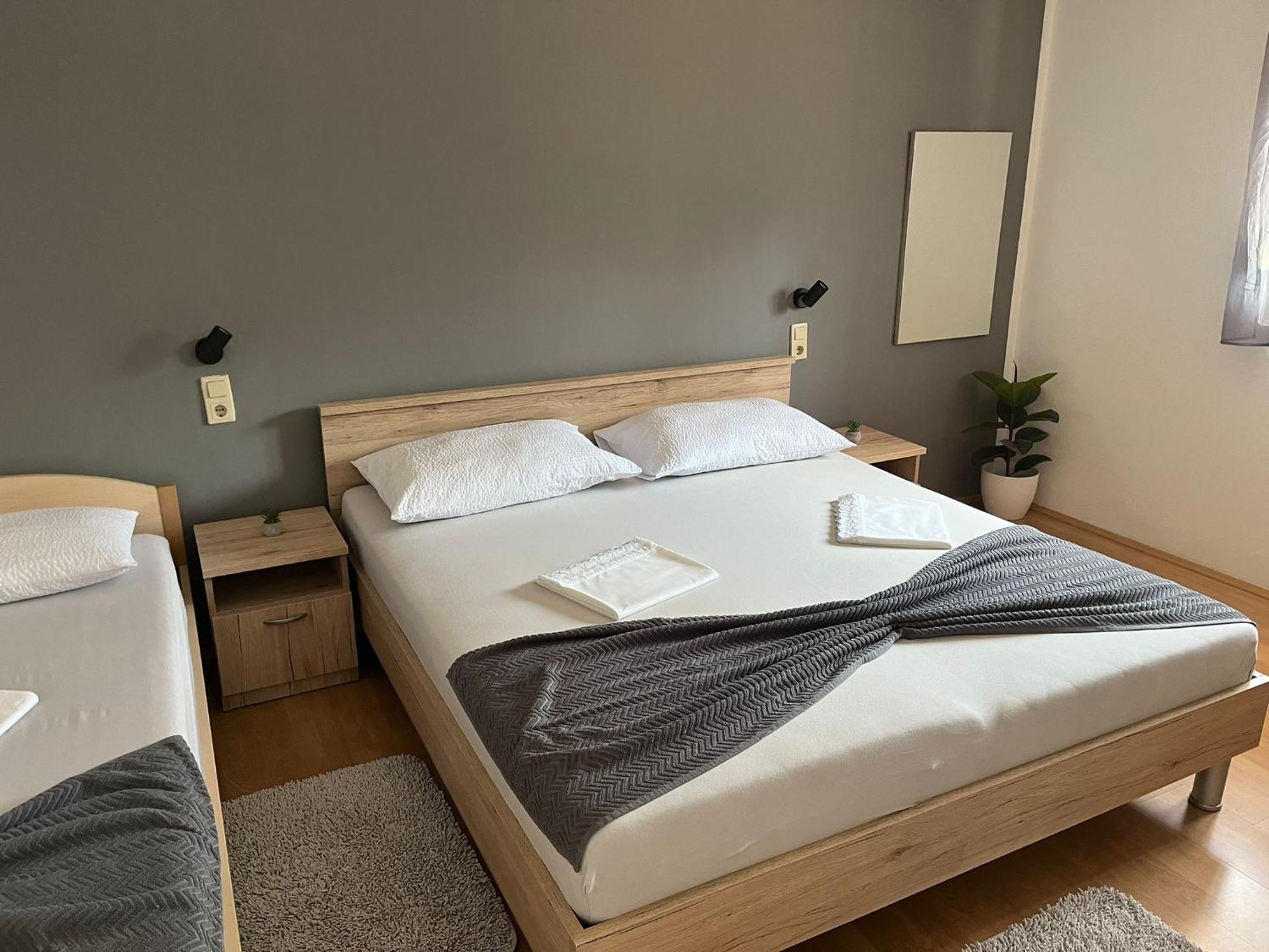 Apartmani Italo Biograd Na Moru Buitenkant foto
