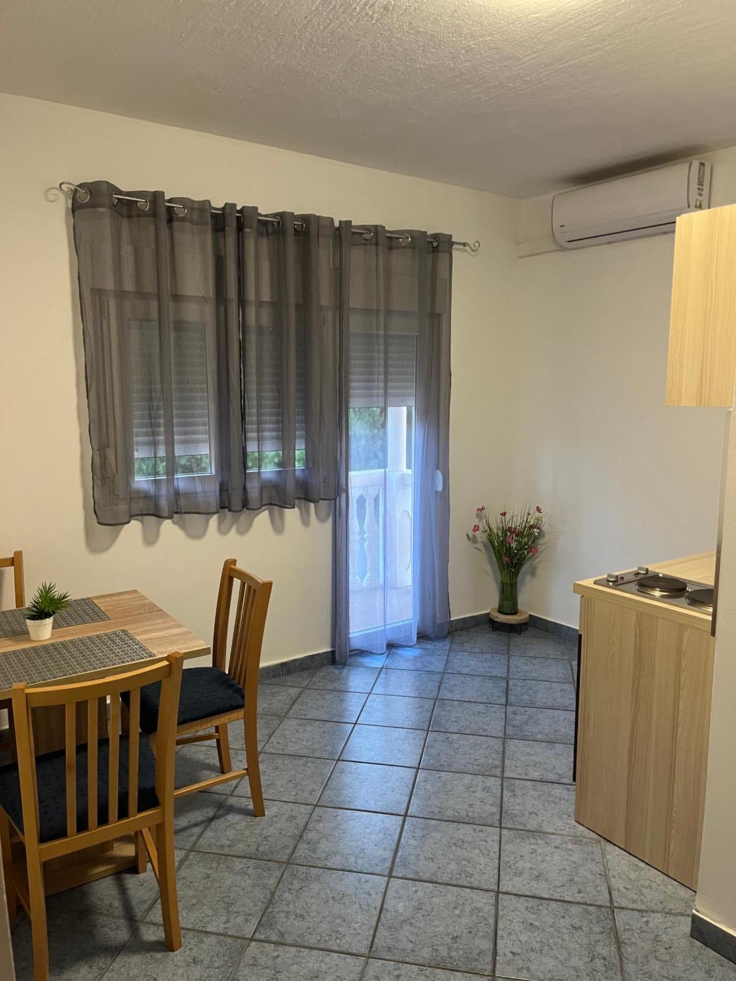 Apartmani Italo Biograd Na Moru Buitenkant foto