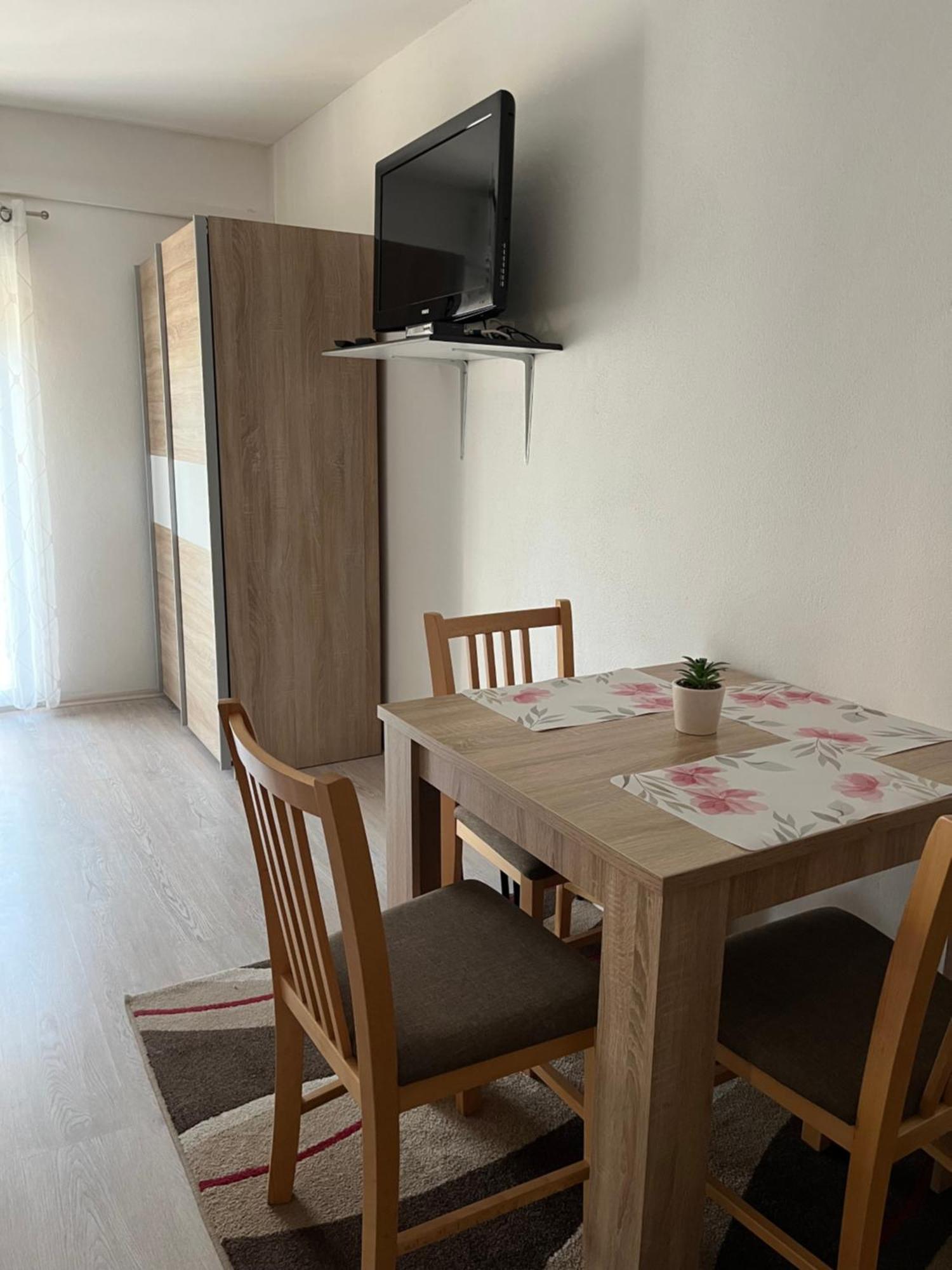 Apartmani Italo Biograd Na Moru Buitenkant foto